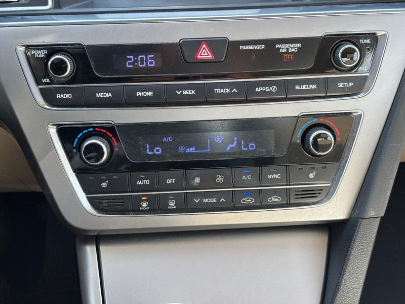 Hyundai Sonata Vehicle Image 24