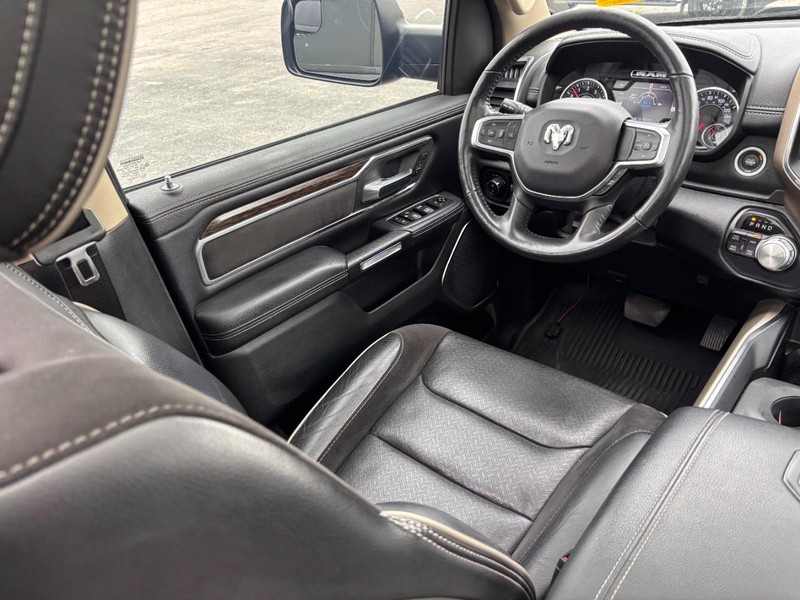 Ram 1500 Vehicle Full-screen Gallery Image 13