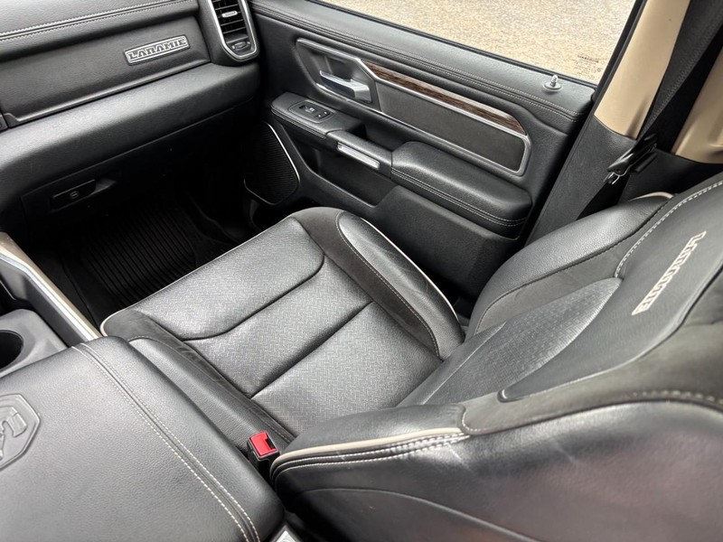 Ram 1500 Vehicle Full-screen Gallery Image 15