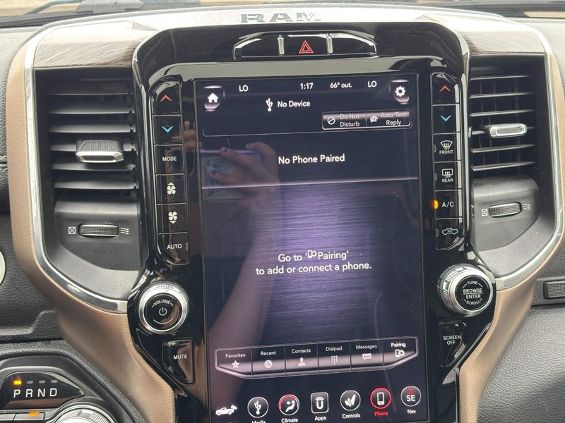 Ram 1500 Vehicle Full-screen Gallery Image 21