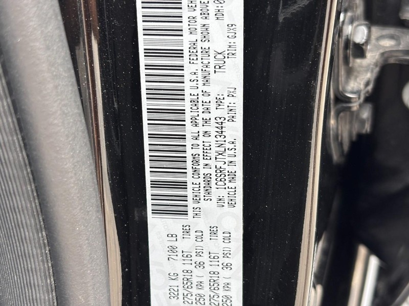 Ram 1500 Vehicle Full-screen Gallery Image 24