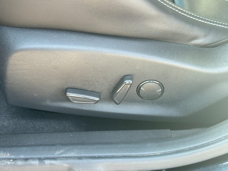 Ford Focus Vehicle Image 16