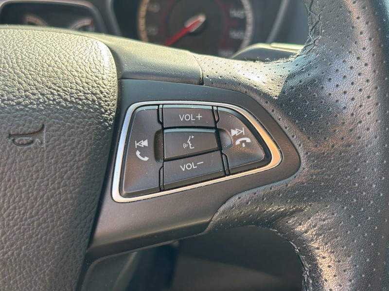 Ford Focus Vehicle Image 19