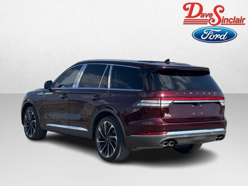 Lincoln Aviator Vehicle Image 09