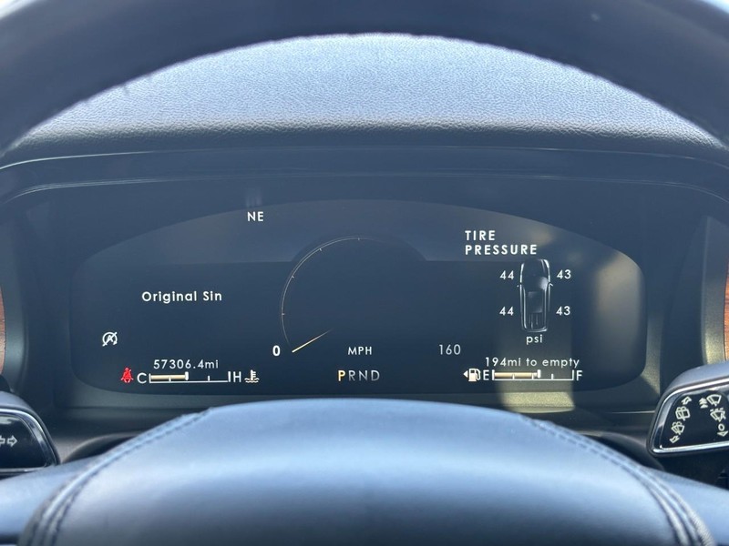 Lincoln Aviator Vehicle Image 21