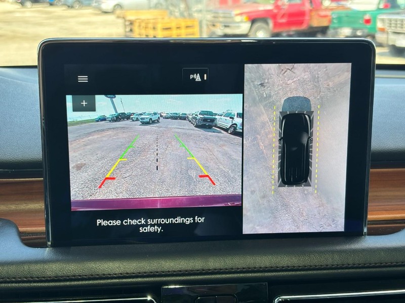 Lincoln Aviator Vehicle Image 24