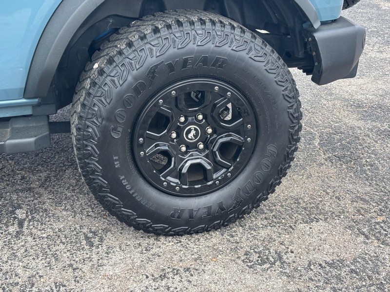 Ford Bronco Vehicle Full-screen Gallery Image 11