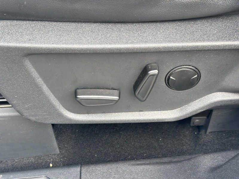 Ford Bronco Vehicle Full-screen Gallery Image 16