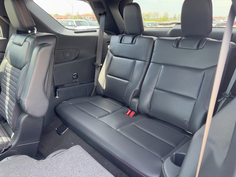 Ford Explorer Vehicle Full-screen Gallery Image 12