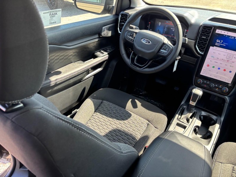 Ford Ranger Vehicle Full-screen Gallery Image 15