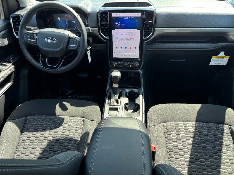 Ford Ranger Vehicle Full-screen Gallery Image 16
