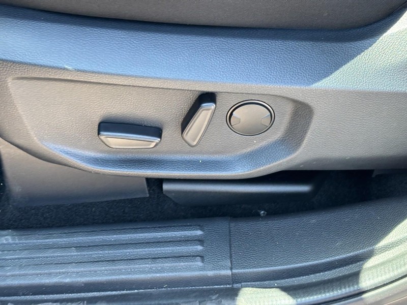 Ford Ranger Vehicle Full-screen Gallery Image 18