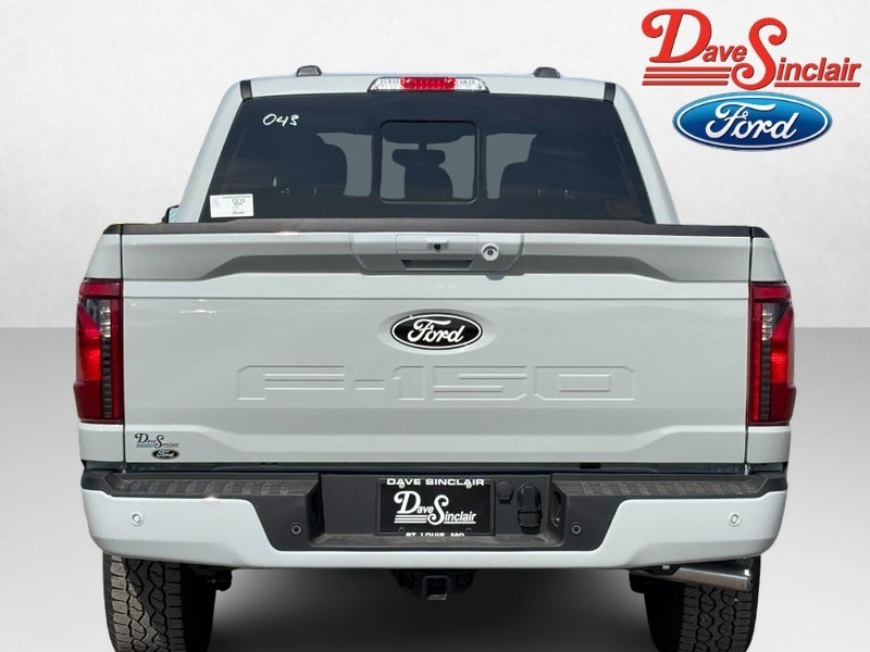 Ford F-150 Vehicle Full-screen Gallery Image 08