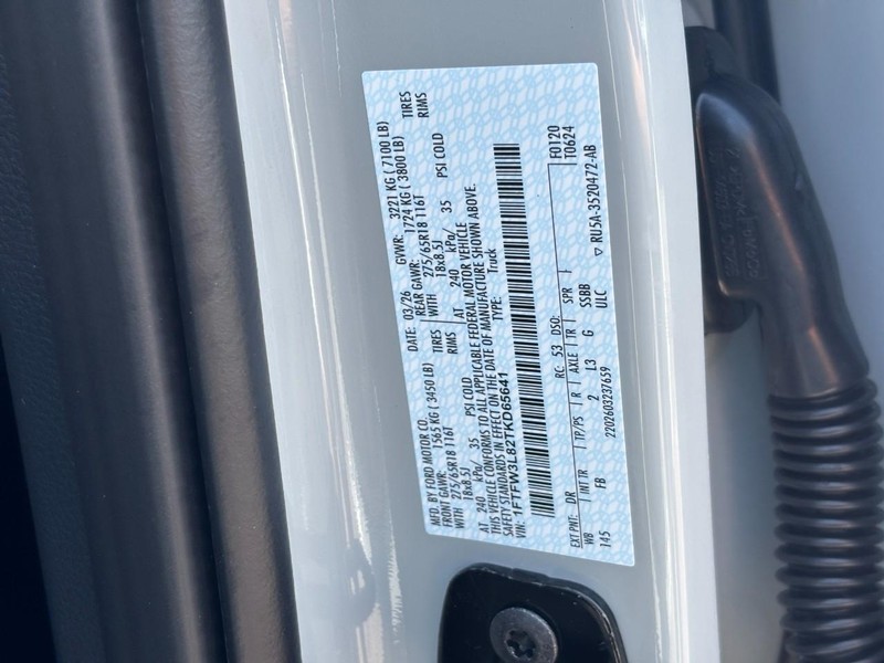 Ford F-150 Vehicle Full-screen Gallery Image 24