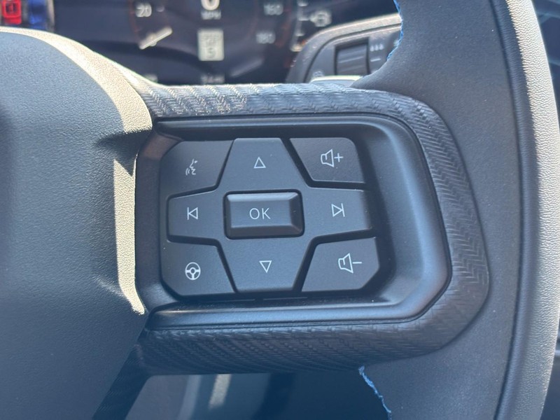Ford Mustang Vehicle Full-screen Gallery Image 17