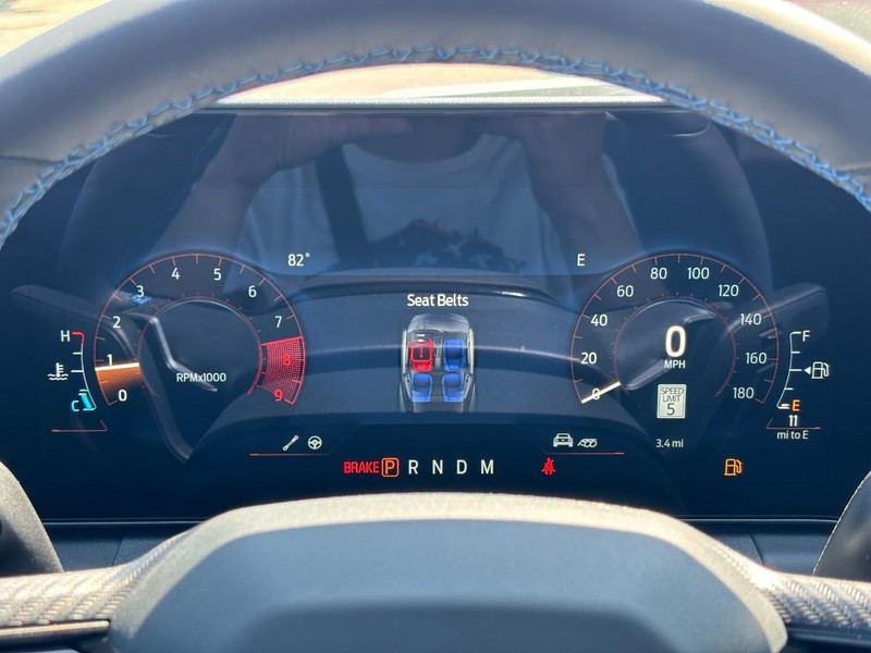 Ford Mustang Vehicle Full-screen Gallery Image 18