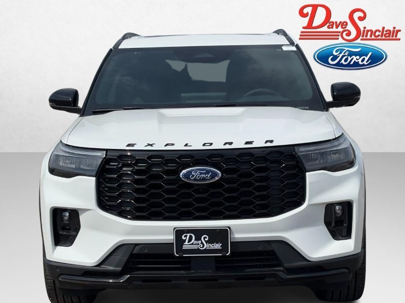 Ford Explorer Vehicle Full-screen Gallery Image 02