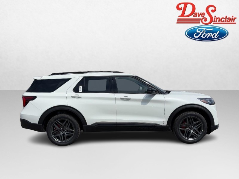 Ford Explorer Vehicle Full-screen Gallery Image 05