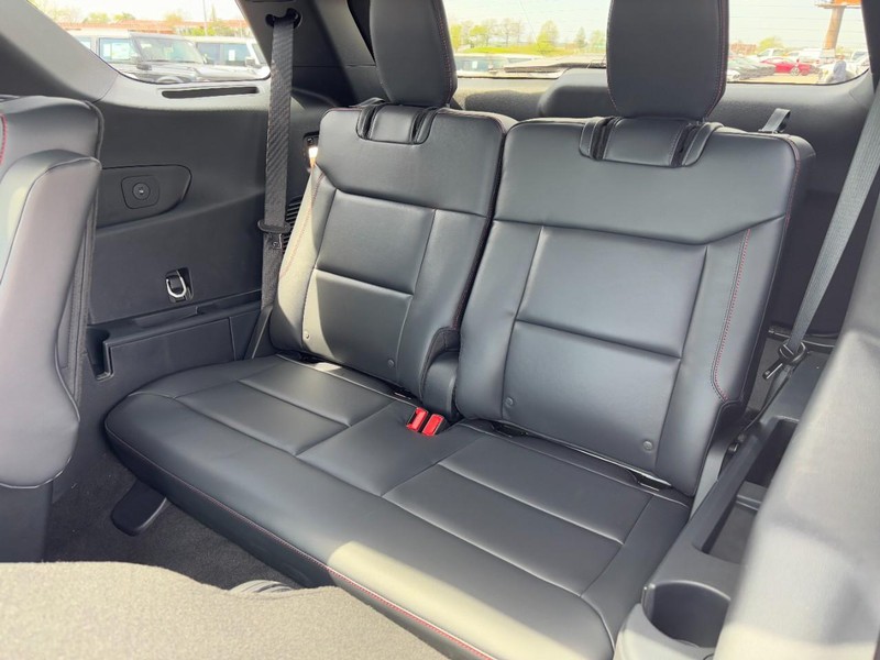 Ford Explorer Vehicle Full-screen Gallery Image 12