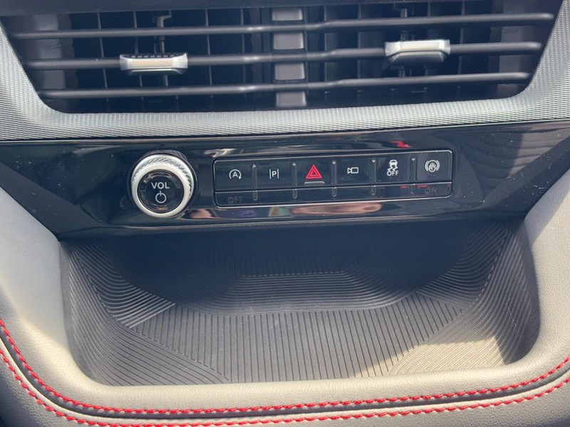 Ford Explorer Vehicle Full-screen Gallery Image 25