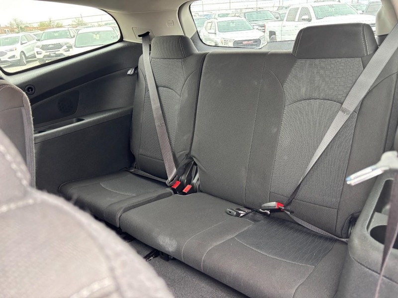 Chevrolet Traverse Vehicle Image 12