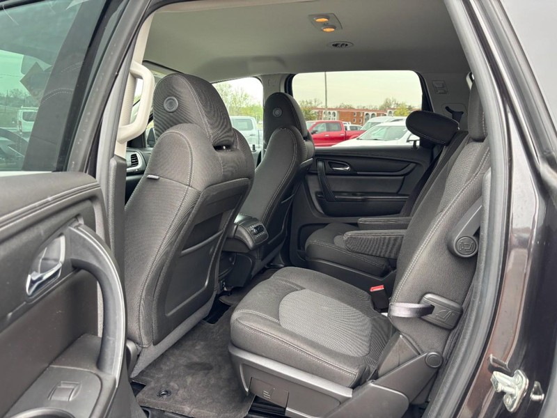 Chevrolet Traverse Vehicle Image 13