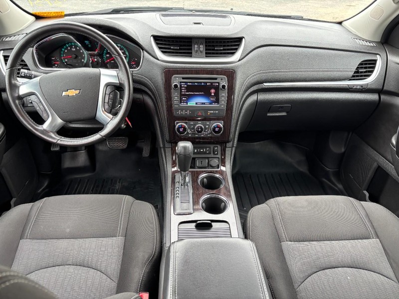Chevrolet Traverse Vehicle Image 15