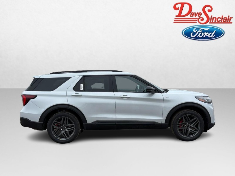 Ford Explorer Vehicle Image 05