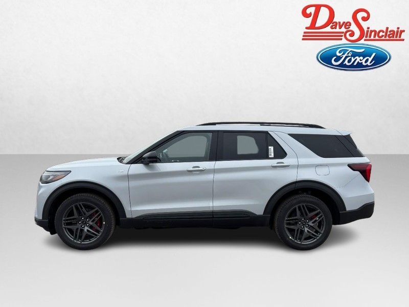 Ford Explorer Vehicle Image 10