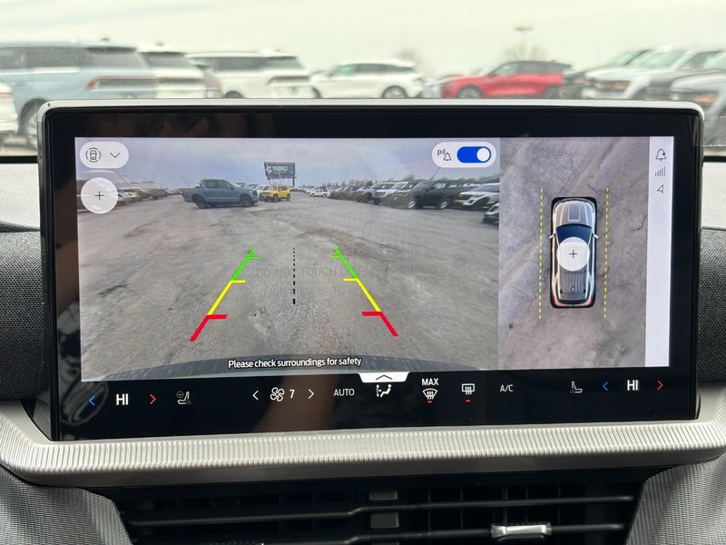 Ford Explorer Vehicle Image 23