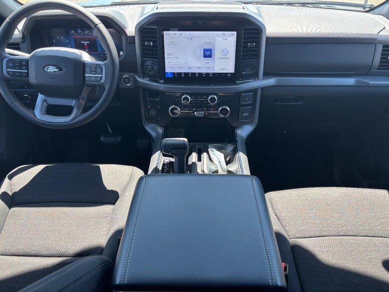 Ford F-150 Vehicle Full-screen Gallery Image 14