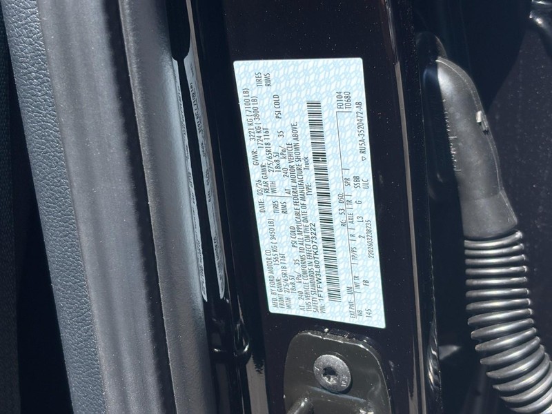 Ford F-150 Vehicle Full-screen Gallery Image 26