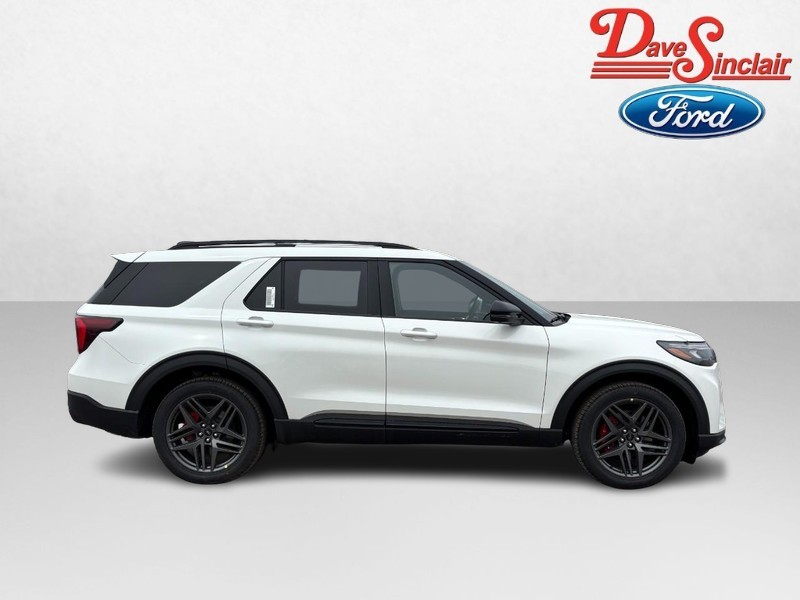 Ford Explorer Vehicle Image 05