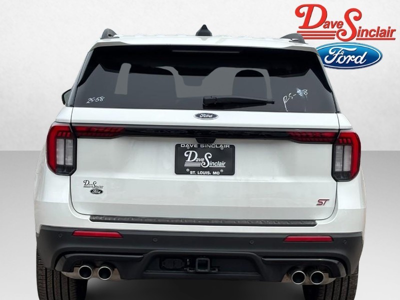 Ford Explorer Vehicle Image 08