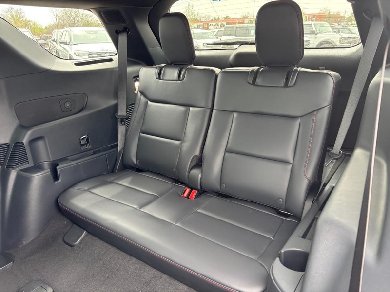 Ford Explorer Vehicle Image 12