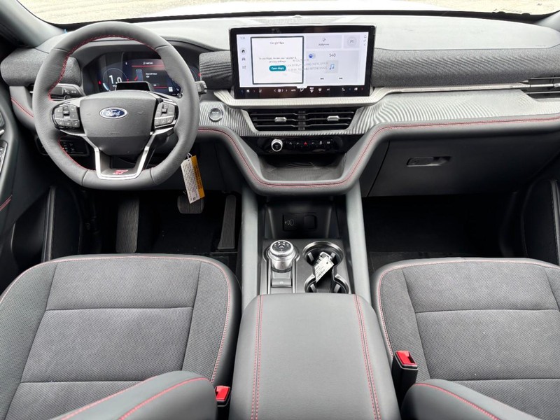 Ford Explorer Vehicle Image 15