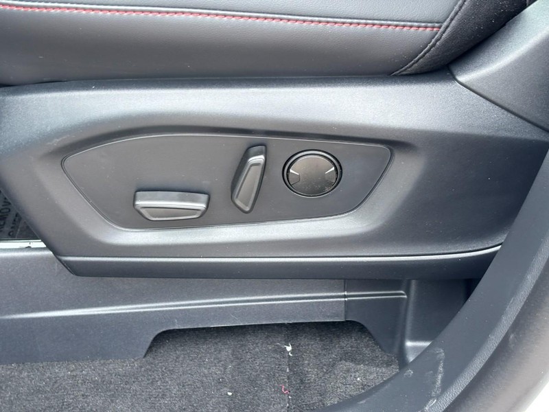 Ford Explorer Vehicle Image 17