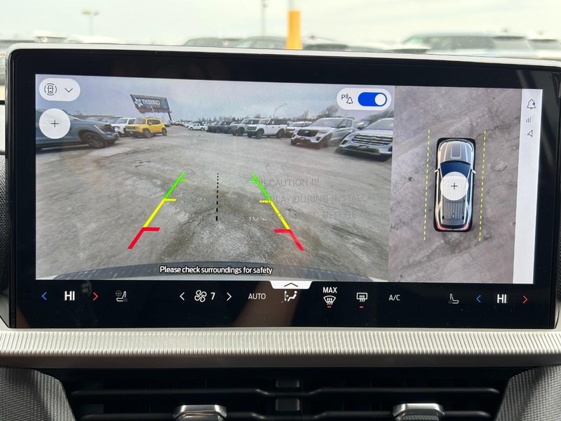 Ford Explorer Vehicle Image 23