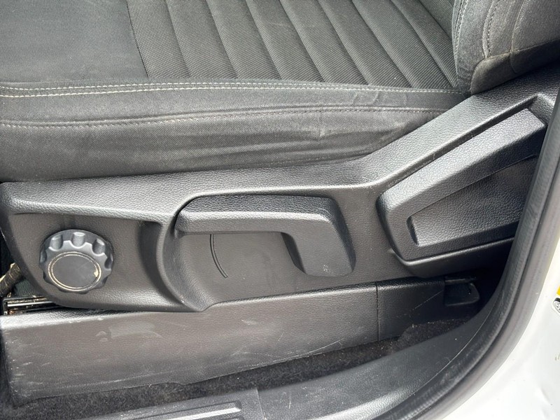 Ford Ranger Vehicle Full-screen Gallery Image 16