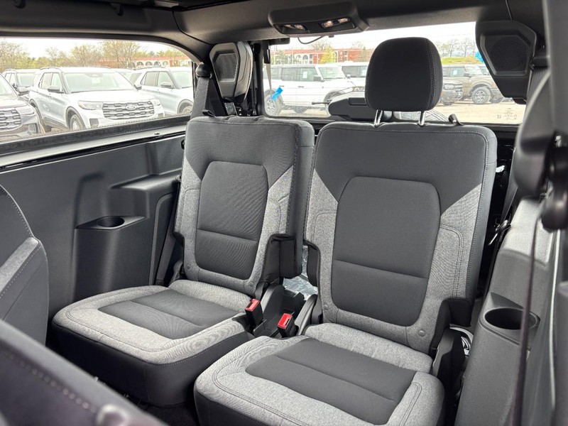 Ford Bronco Vehicle Image 12