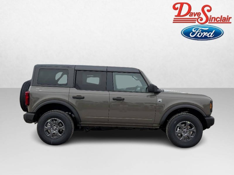 Ford Bronco Vehicle Full-screen Gallery Image 05