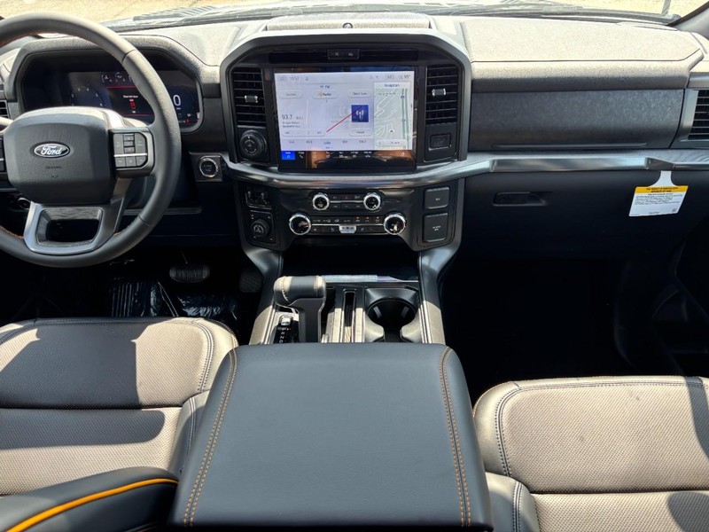 Ford F-150 Vehicle Full-screen Gallery Image 14