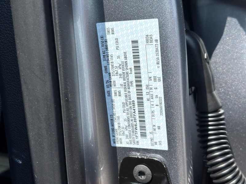Ford F-150 Vehicle Full-screen Gallery Image 26