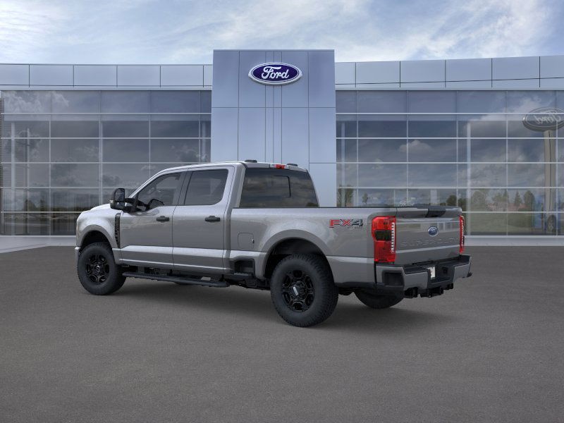 Ford Super Duty F-250 SRW Vehicle Full-screen Gallery Image 05