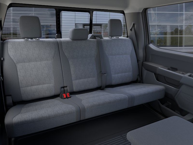 Ford Super Duty F-250 SRW Vehicle Full-screen Gallery Image 13