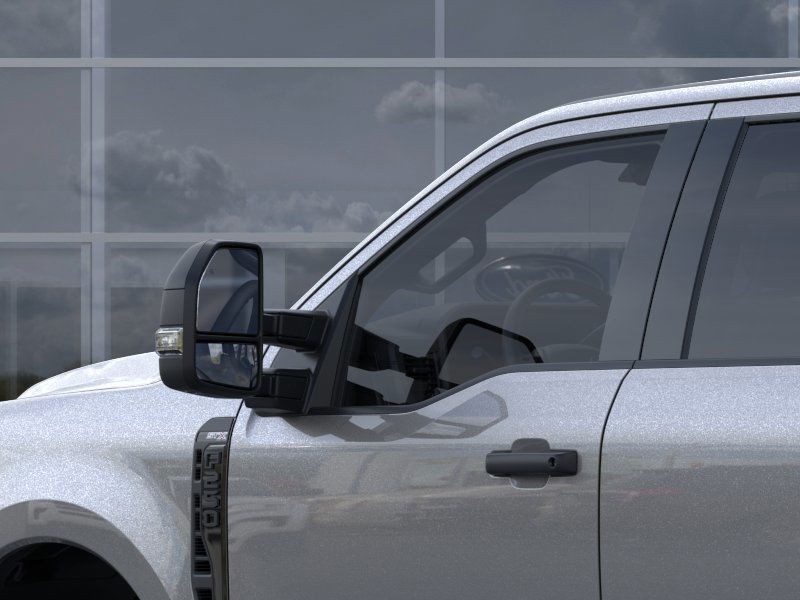 Ford Super Duty F-250 SRW Vehicle Full-screen Gallery Image 22