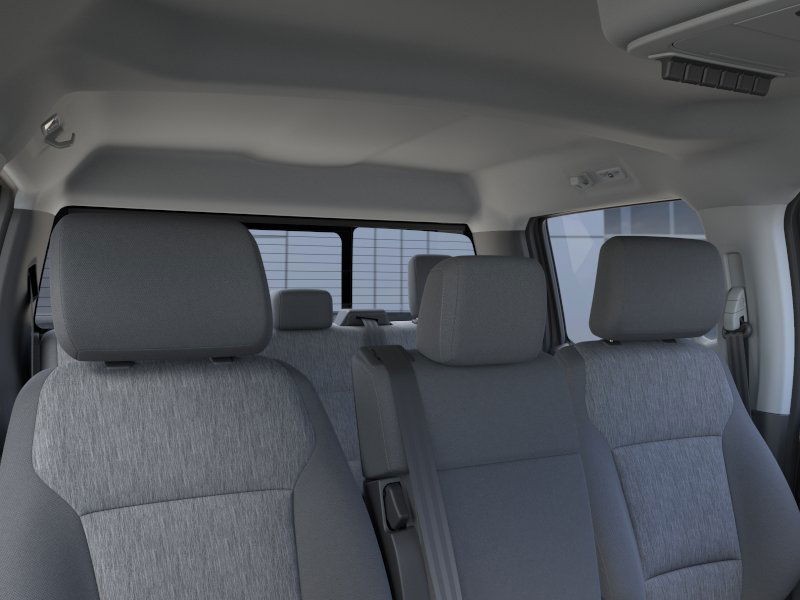 Ford Super Duty F-250 SRW Vehicle Full-screen Gallery Image 24