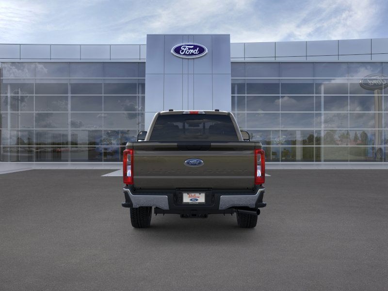 Ford Super Duty F-250 SRW Vehicle Full-screen Gallery Image 07