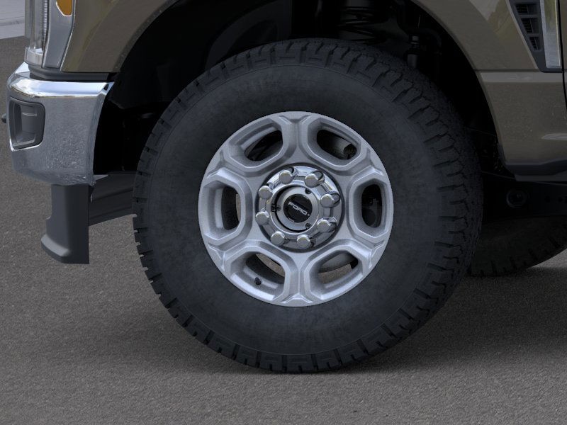 Ford Super Duty F-250 SRW Vehicle Full-screen Gallery Image 21