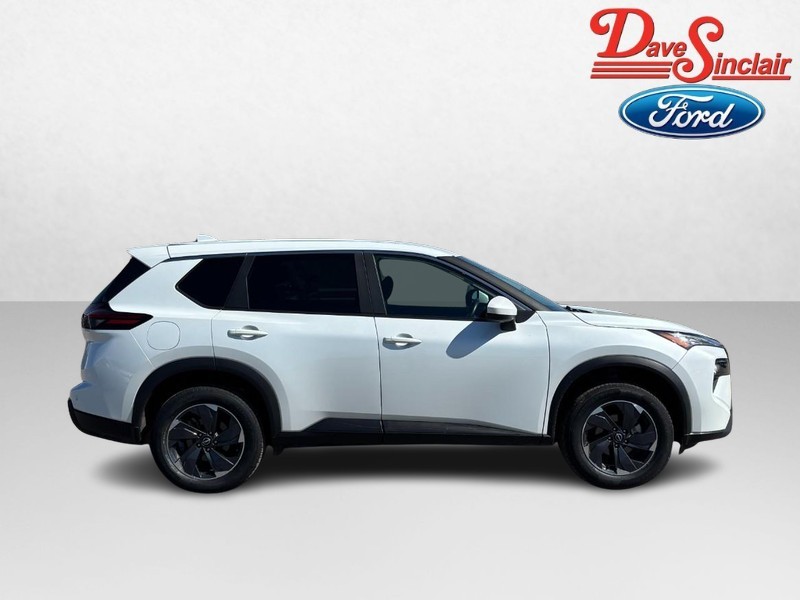 Nissan Rogue Vehicle Image 05
